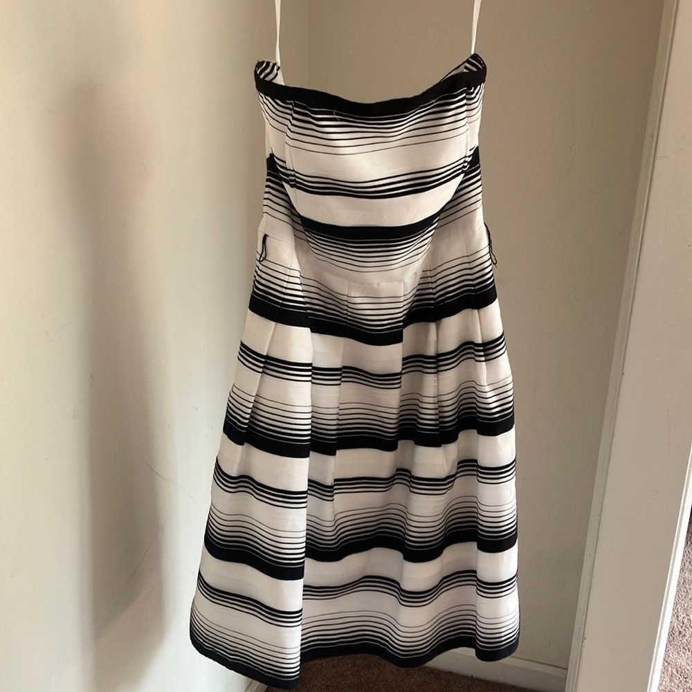 Black and white stripes dress, strapless neckline